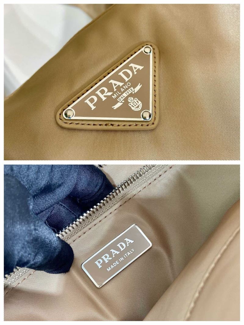 Pra*a tote bags